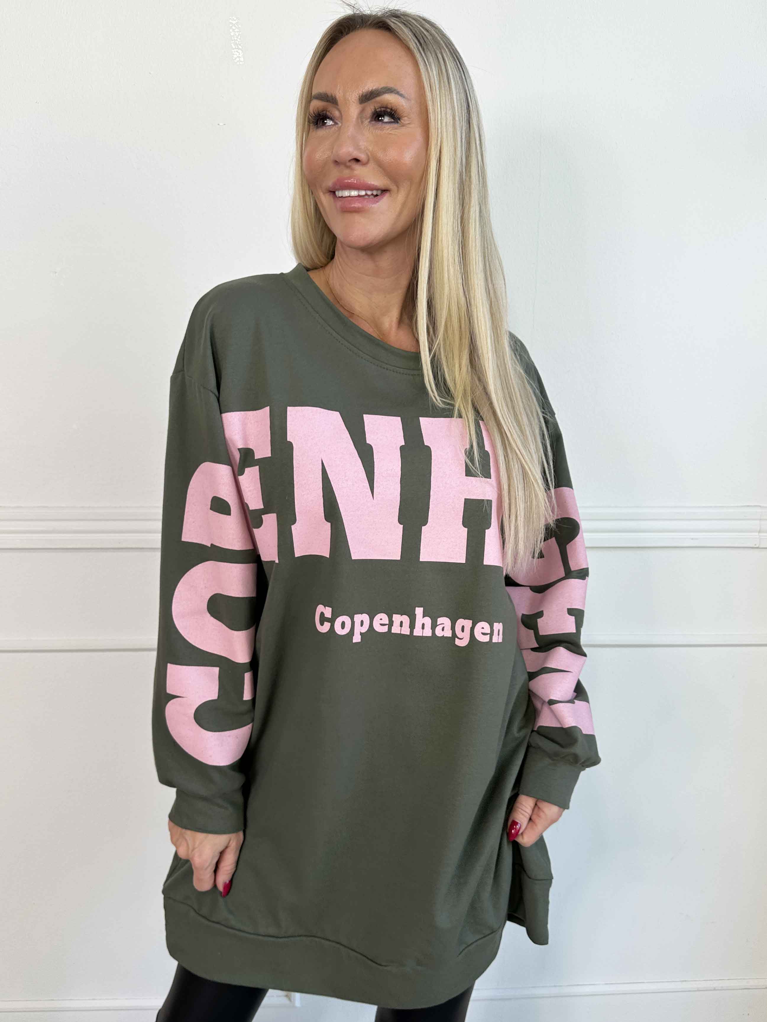 Claudine - Joggingkjole i bomuld med COPENHAGEN tekst